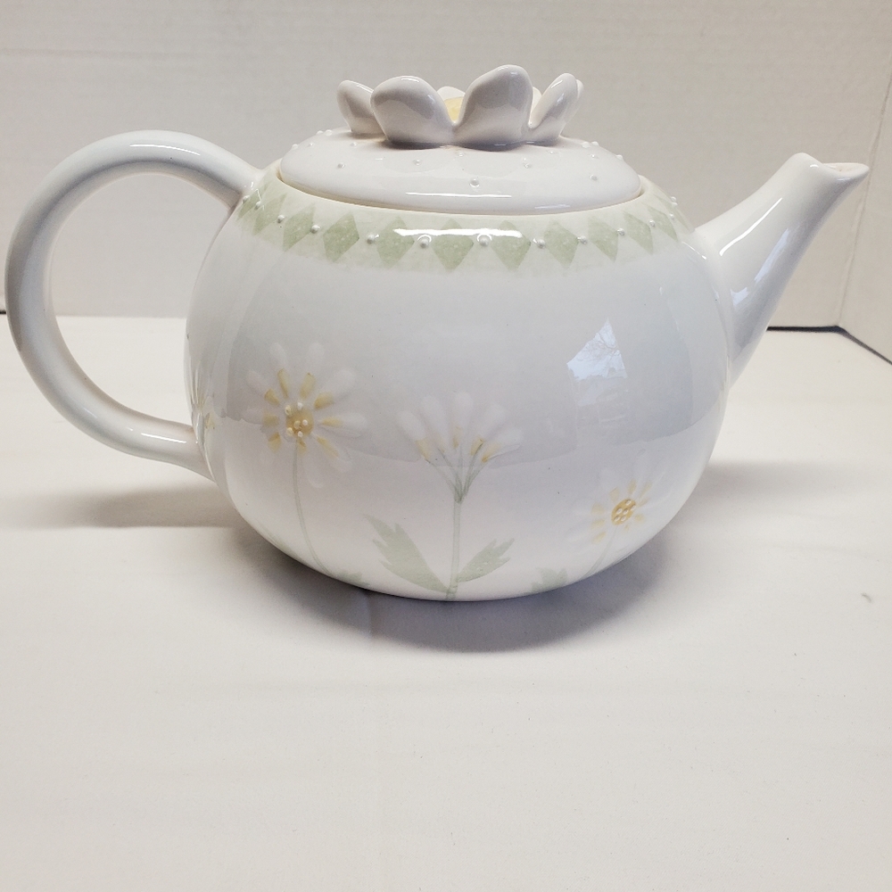VTG "Loves Me" Teapot by Deb Mores